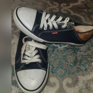 Women's levis navy sneakers size 7.5